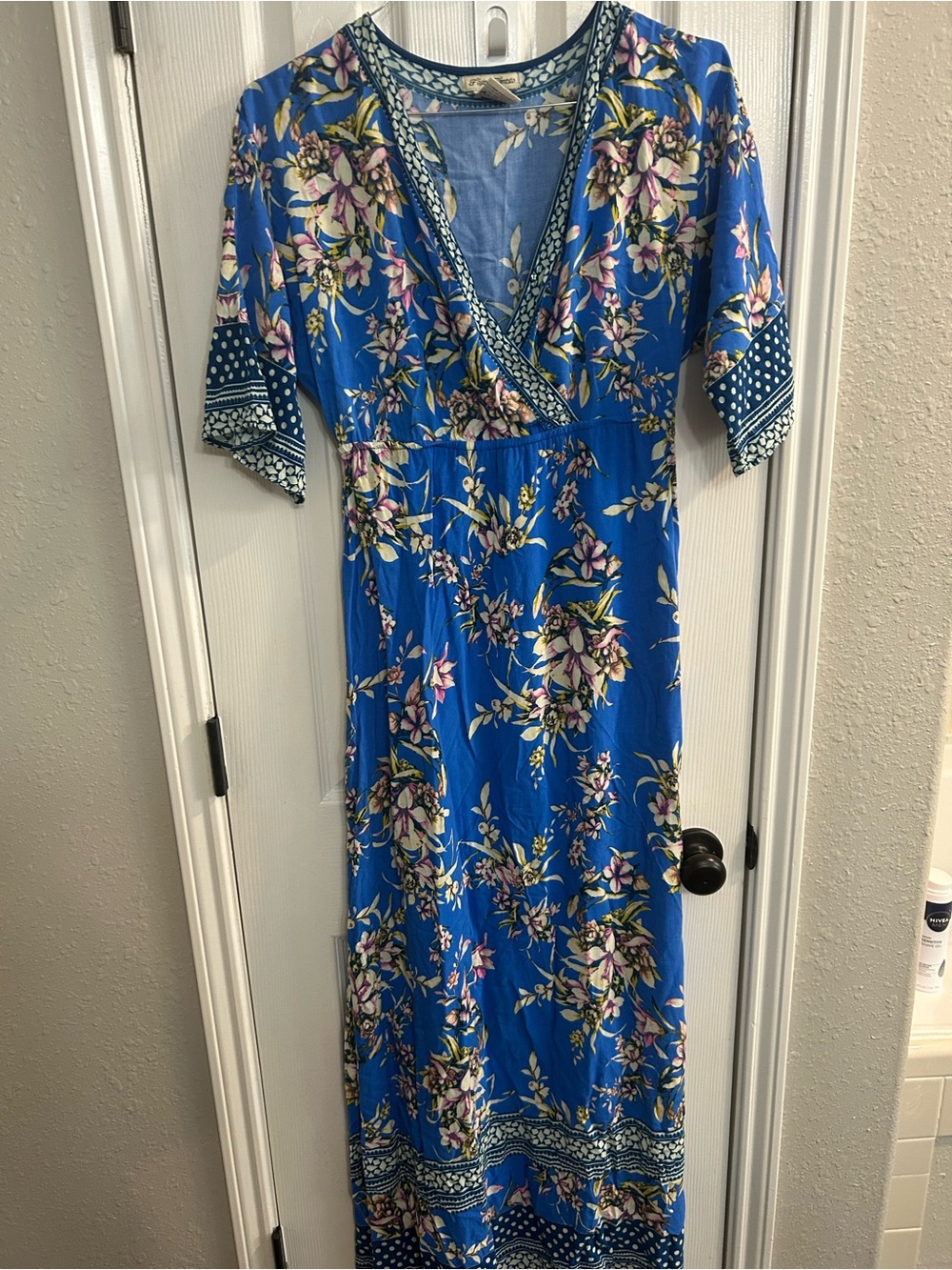 Women "Flying Tomato" blue/multicolored  Floral Maxi dress. Size Large